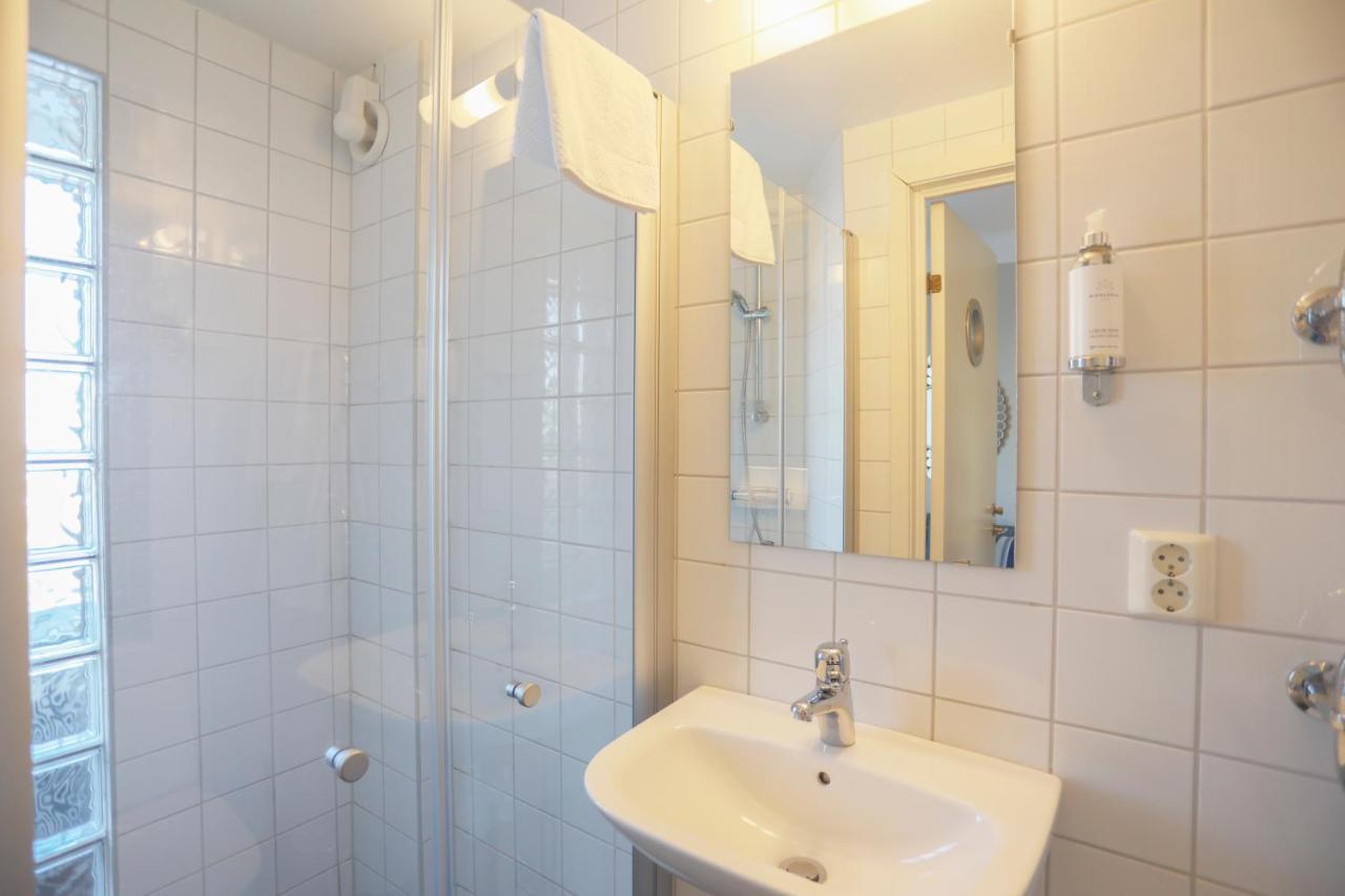 Park Hotell Kristinehamn Bagian luar foto