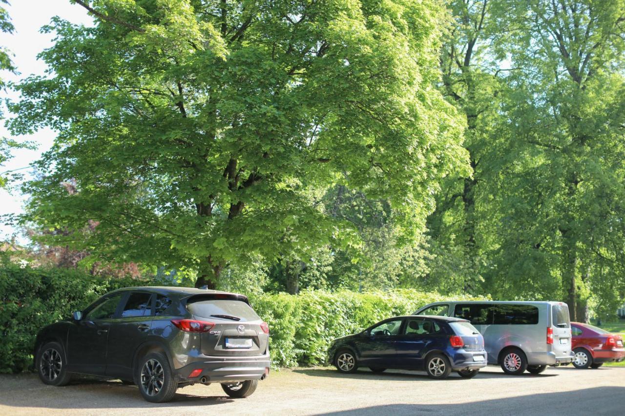 Park Hotell Kristinehamn Bagian luar foto